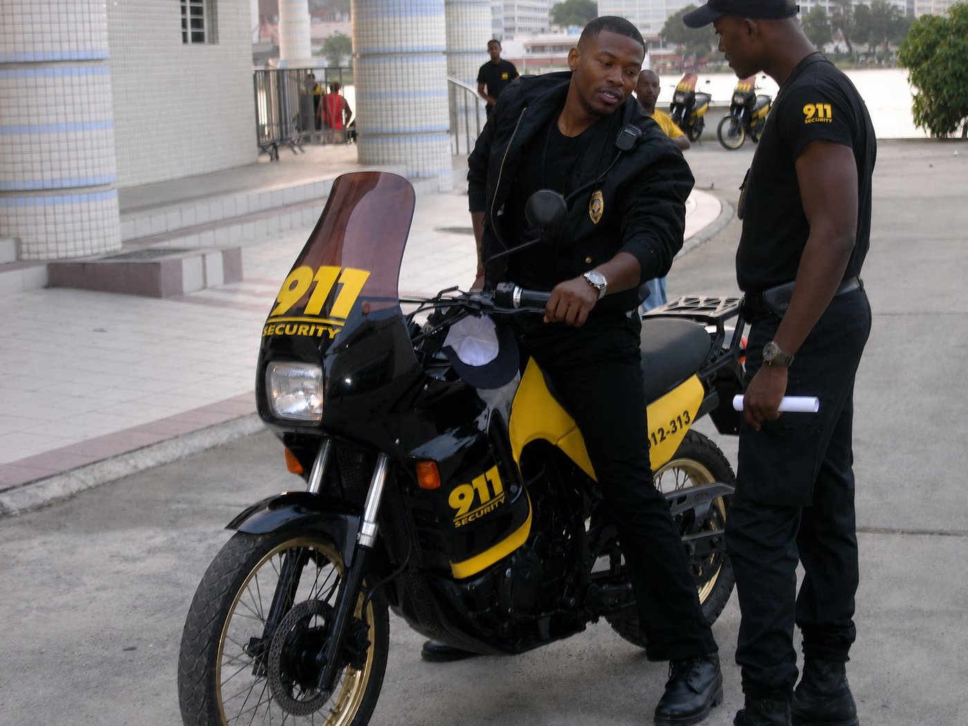 Briefing d'une unité motorisée 911 SECURITY